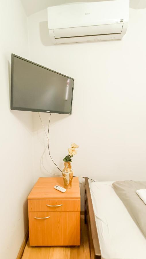 Bascarsija Guesthouse - Private Bath, Tv & Aircon 사라예보 외부 사진